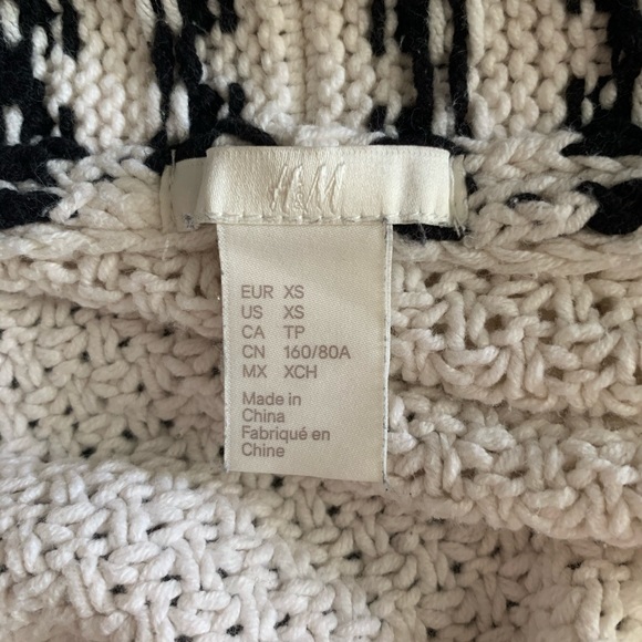 H&M sweater - Picture 3 of 3
